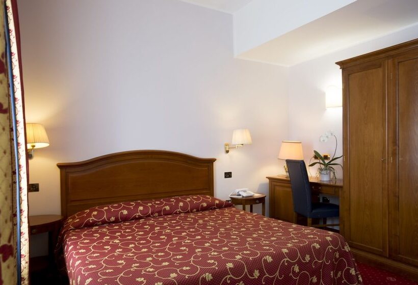 Standard Triple Room, Carlton