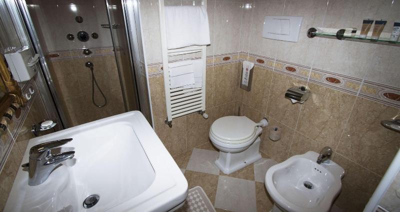 标准间带湖景, Posta