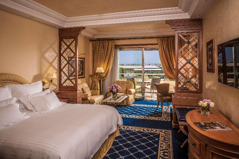 اتاق خانوادگی, Rome Cavalieri A Waldorf Astoria