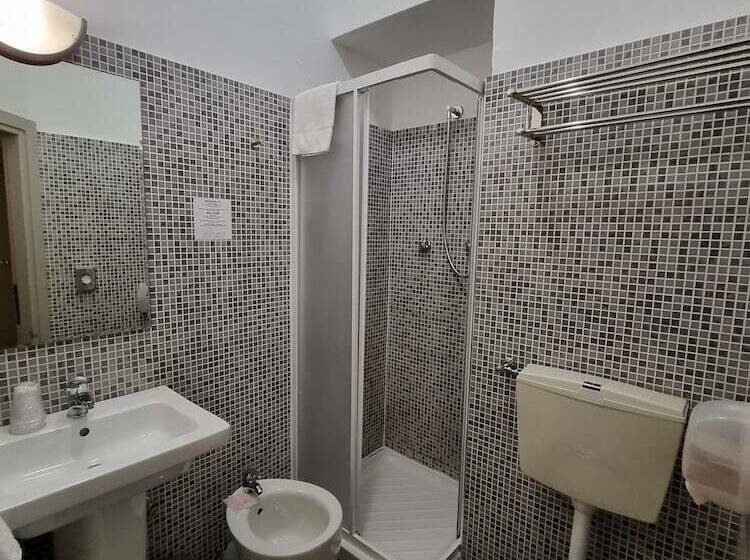 Номер Стандарт Трехместный, Green Class Hotel Astoria