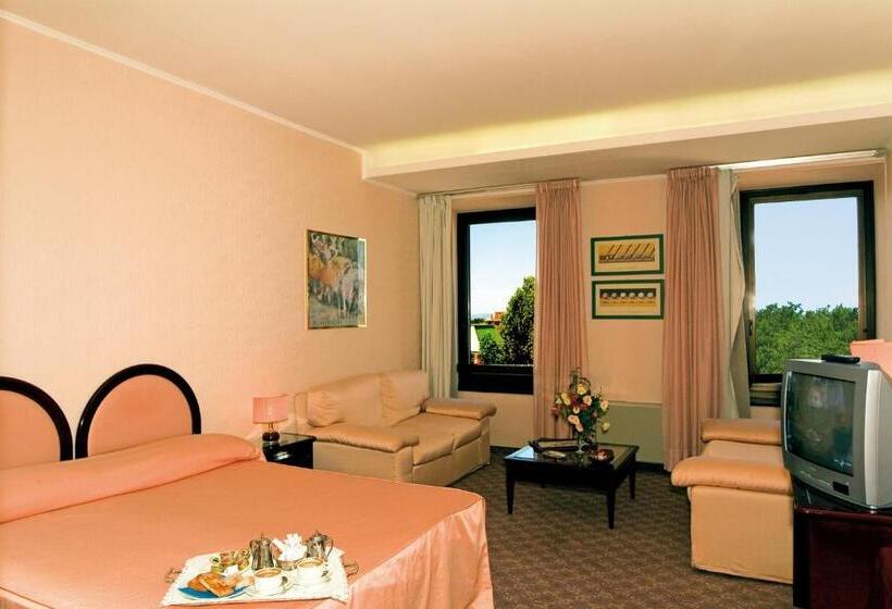 اتاق استاندارد سه نفره, Balletti Palace