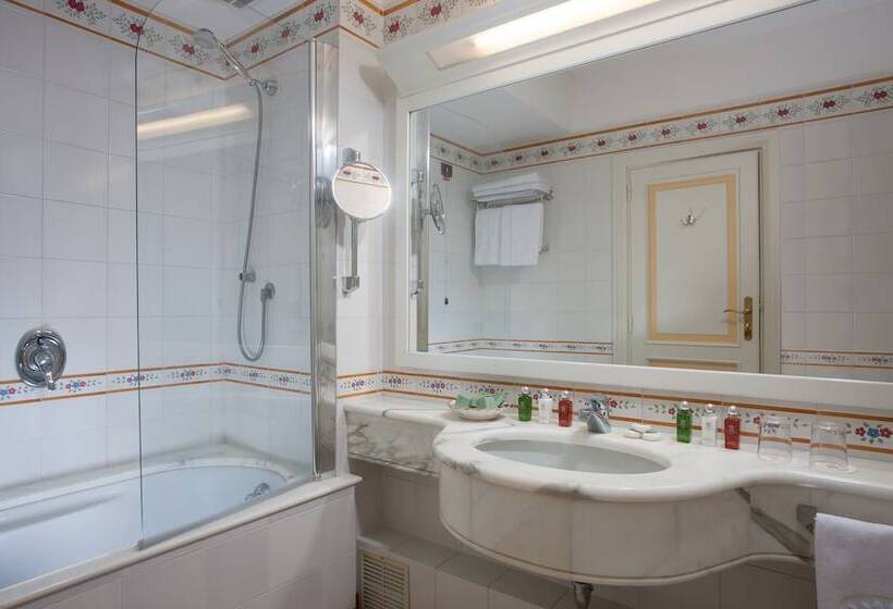 Номер Basic, Grand Hotel Royal