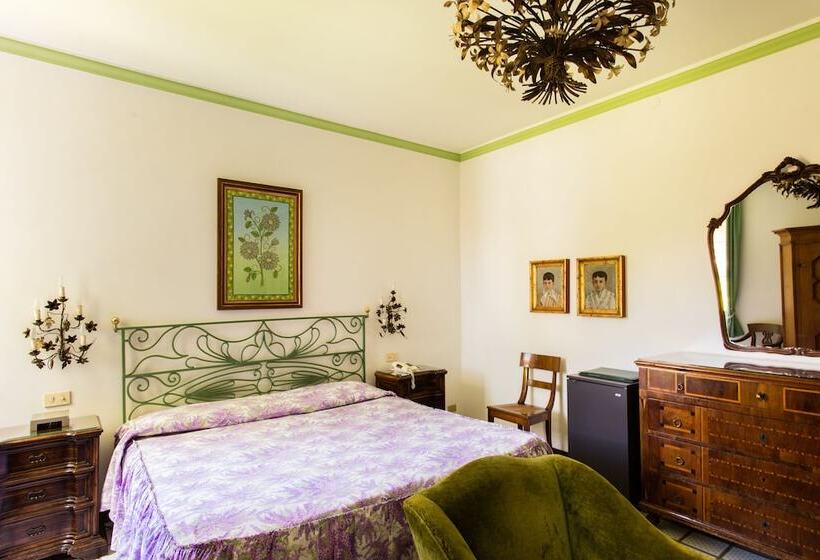 חדר סטנדרט לשלושה, Residenza D'epoca Albergo Quattro Fontane