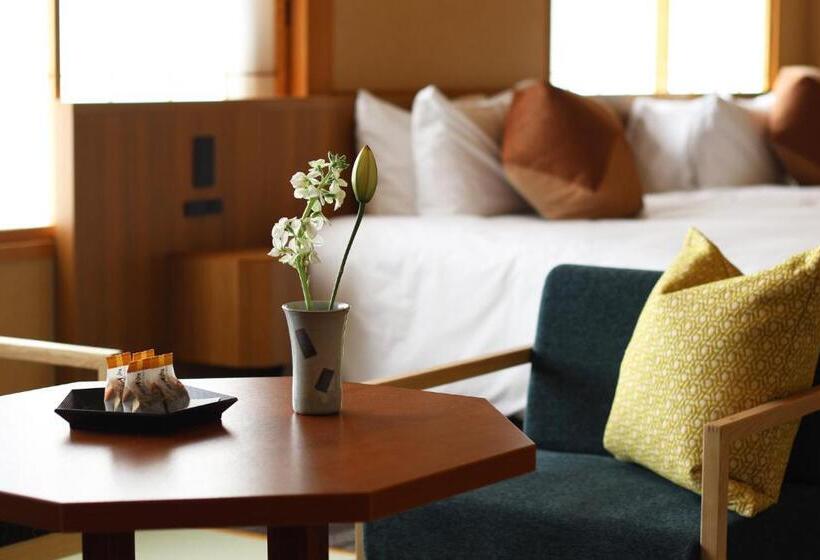 اتاق لوکس چهار تخته, Hida Takayama Onsen Hida Hotel Plaza