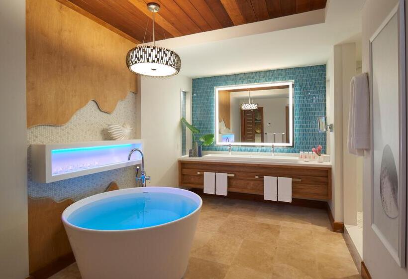 سوییت با چشم‌انداز دریا, Sandals Montego Bay   All Inclusive Couples Only