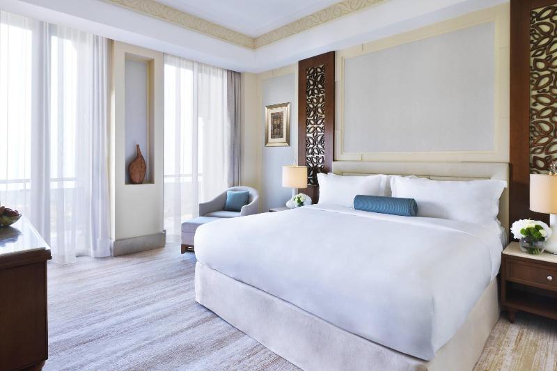 Люкс Executive Кровать Кинг, Al Bustan Palace, A Ritzcarlton