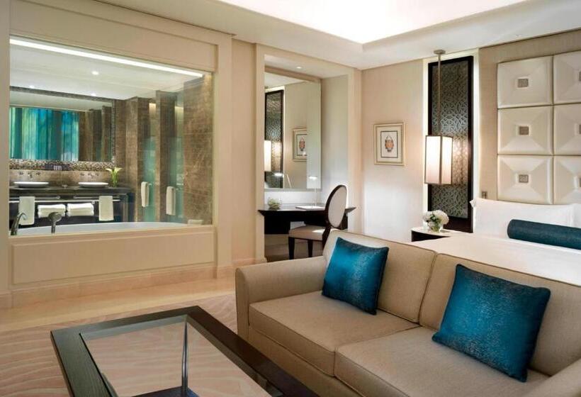 Полулюкс с Балконом, Al Bustan Palace, A Ritzcarlton