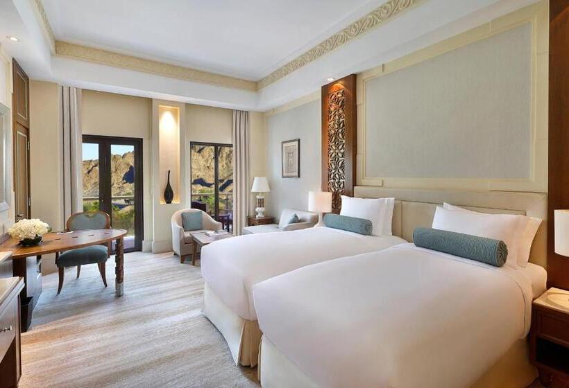 Номер Deluxe Вид на Горы, Al Bustan Palace, A Ritzcarlton