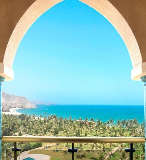 Номер Deluxe Вид на Море, Al Bustan Palace, A Ritzcarlton