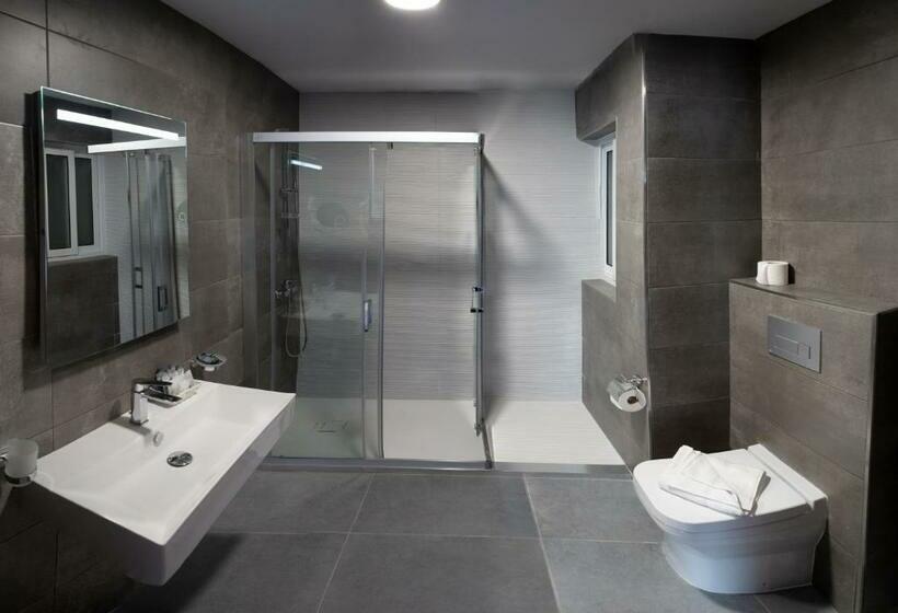 اتاق سوپریور با چشم‌انداز, Pebbles Resort
