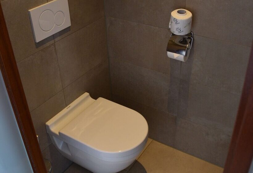 Номер Deluxe, Golden Tulip West Ende