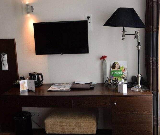 Номер Deluxe, Golden Tulip West Ende