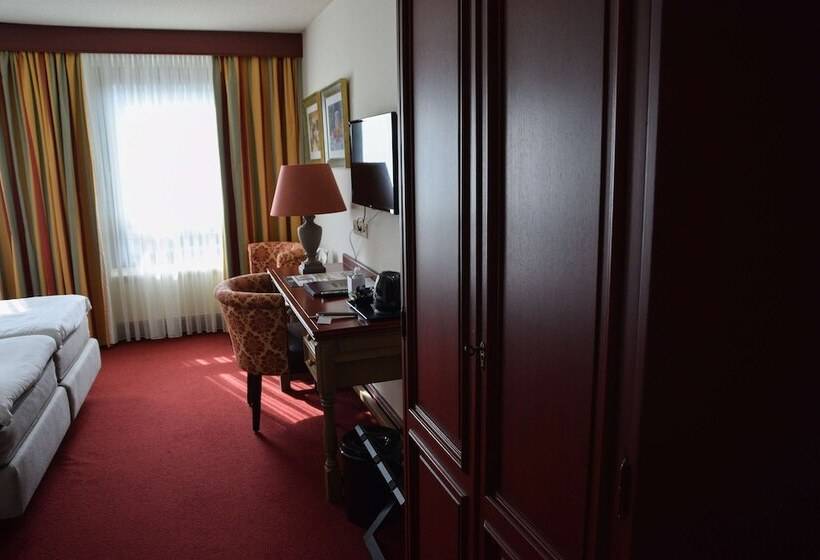 Номер Комфорт, Golden Tulip West Ende