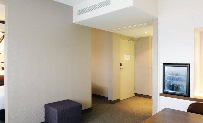 Номер Клуб, Leonardo Hotel Papendrecht