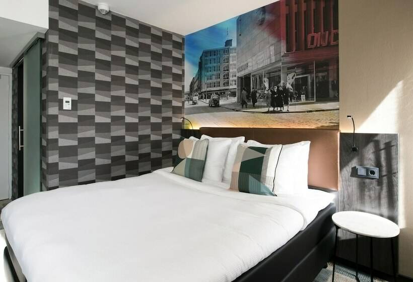 带城市景观及双人床的标准房间, Savoy Hotel Rotterdam
