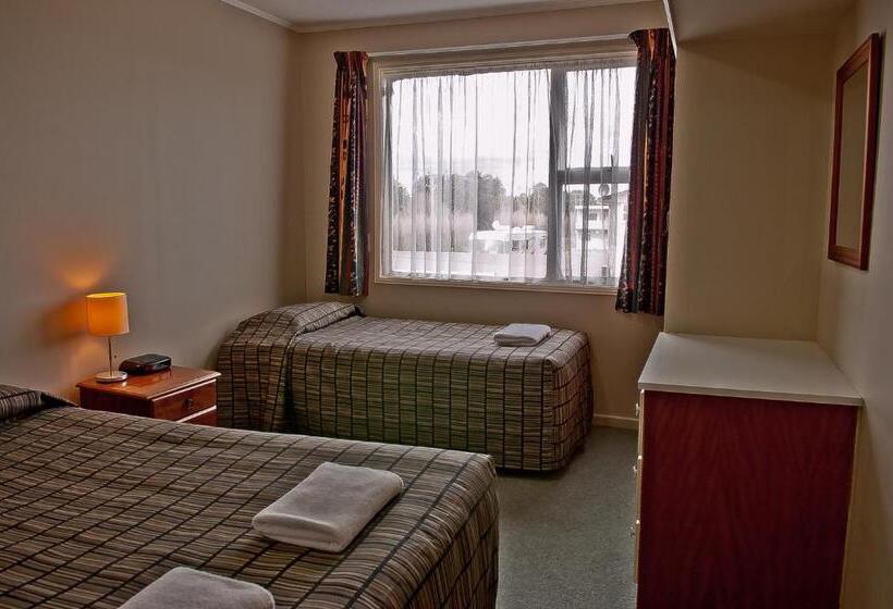 Апартаменты 2 Спальни, Coachmans Inn