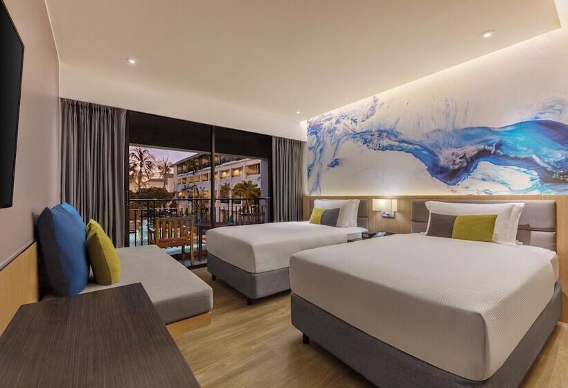 발코니가 있는 프리미엄 룸, Doubletree By Hilton Phuket Banthai Resort