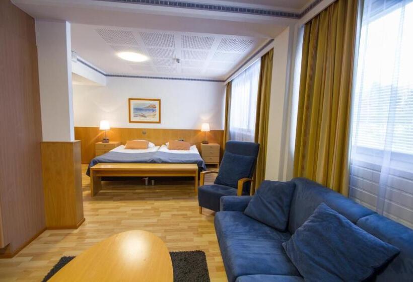 스위트, Economy Hotel Savonia