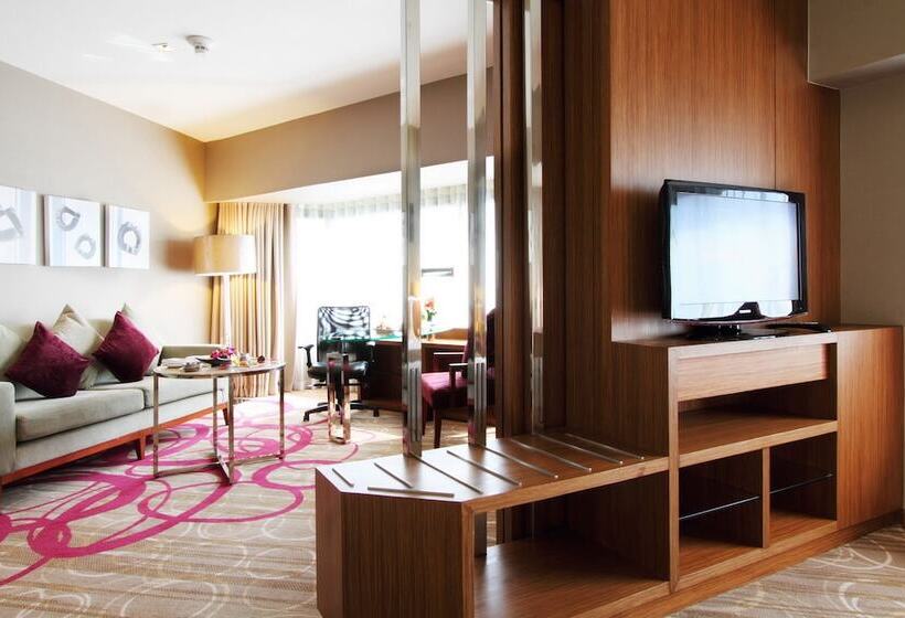 سوییت لوکس, Centara Grand At Central Plaza Ladprao Bangkok