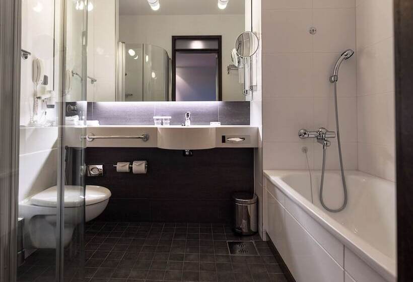 Номер Стандарт Двуспальная Кровать, Hilton Helsinki Kalastajatorppa