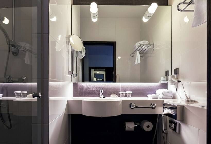 Номер Стандарт, Hilton Helsinki Kalastajatorppa
