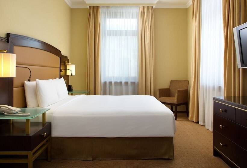Camera Executive, Hilton Moscow Leningradskaya