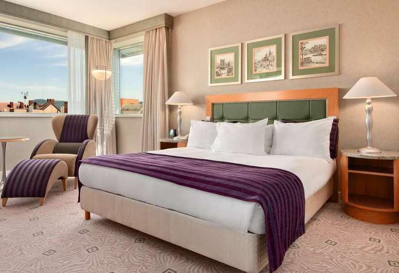Номер Executive, Hilton Moscow Leningradskaya