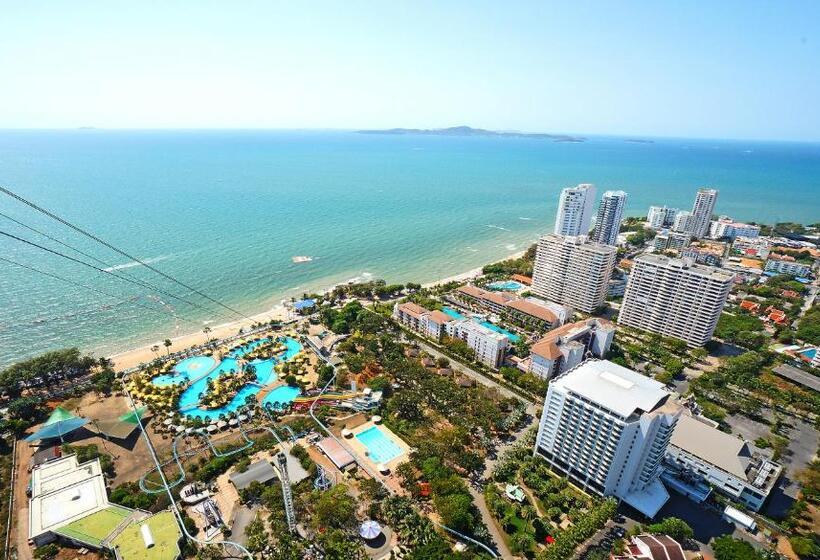 Полулюкс, Pattaya Park Beach Resort