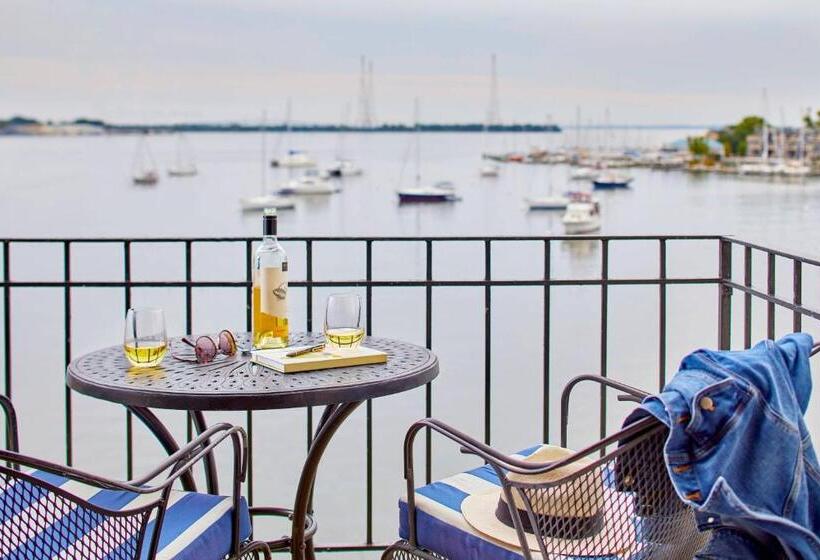 带大床的标准间, Annapolis Waterfront Hotel, Autograph Collection