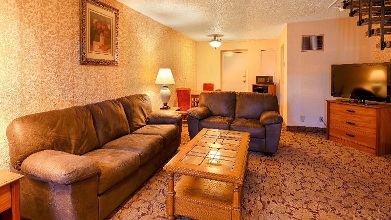 キングサイズベッドのスイートルーム, Best Western Tulsa Airport