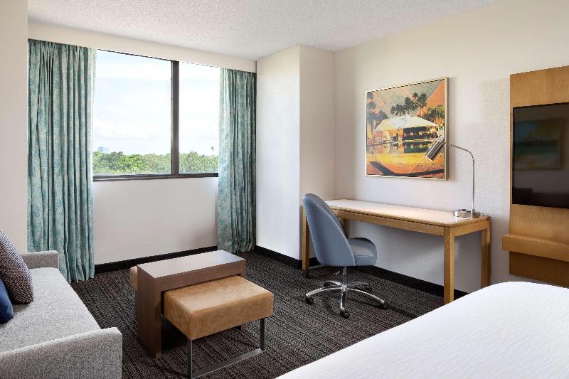 장애인을 위한 스위트, Embassy Suites By Hilton Tampa Airport Westshore