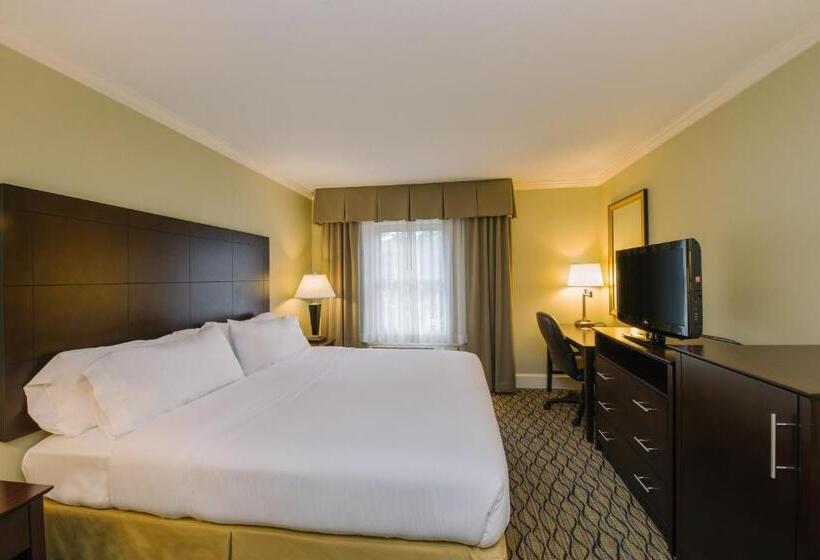 Номер Стандарт Кровать Кинг Адаптированный для Инвалидов, Holiday Inn Express And Suites Merrimack, An Ihg