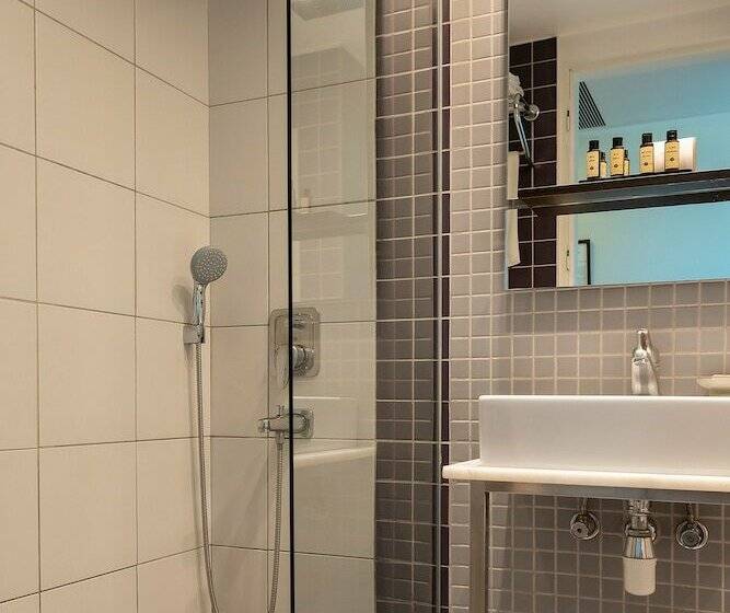 ファミリールーム, The Marmara Pera