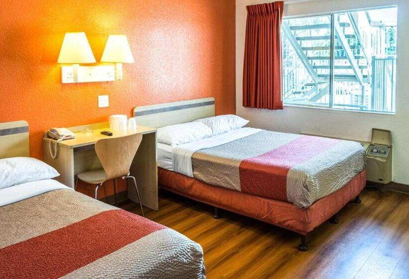 Номер Стандарт Адаптированный для Инвалидов, Motel 6bakersfield, Ca  Convention Center