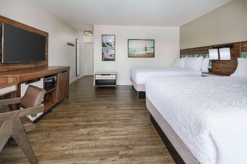 חדר סטנדרט נוף לבריכה, Hampton Inn Key West Fl