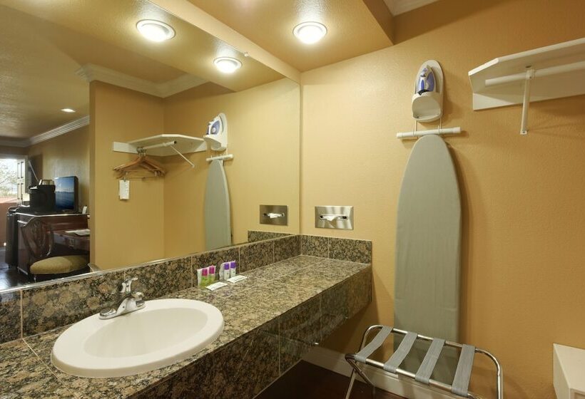 Номер Deluxe, Signature Inn San Jose