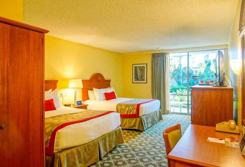 Номер Superior, Ramada By Wyndham Santa Barbara