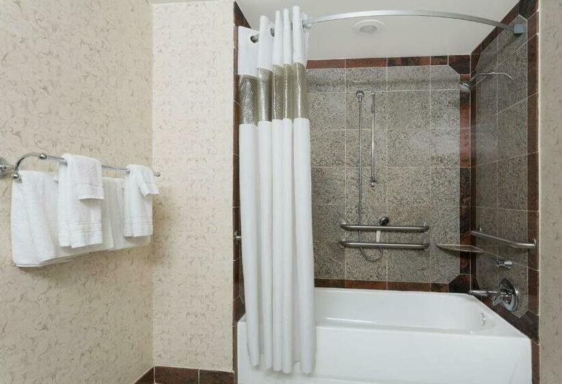 Люкс Deluxe Кровать Кинг, Days Inn By Wyndham Lanham Washington Dc
