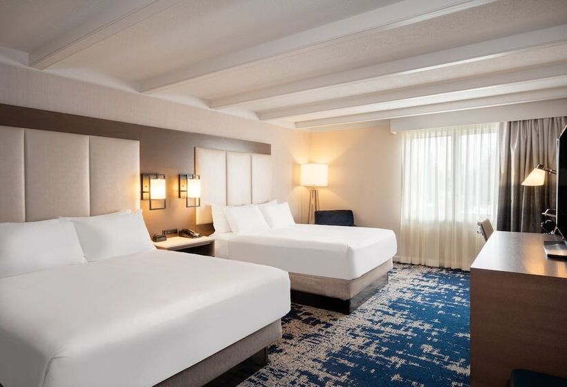 Номер Стандарт, Crowne Plaza Albany  The Desmond