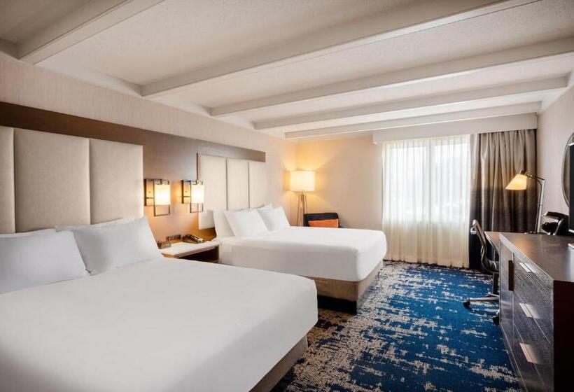 Номер Стандарт, Crowne Plaza Albany  The Desmond