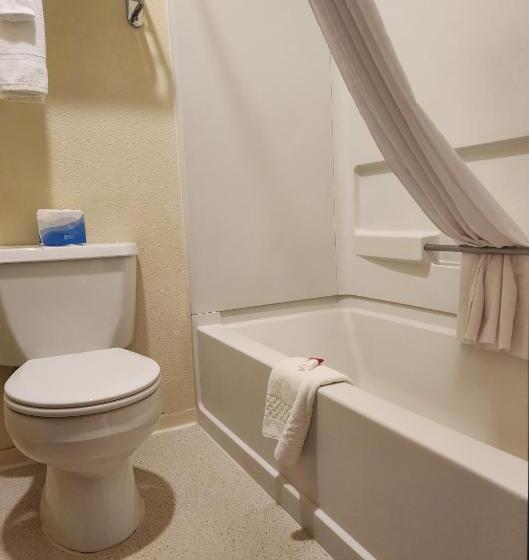 Номер Стандарт, Days Inn By Wyndham Missoula Airport