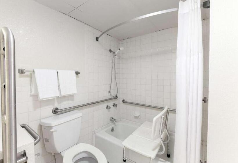 身障者適用スタンダードルーム, Days Inn By Wyndham Oklahoma City Fairground
