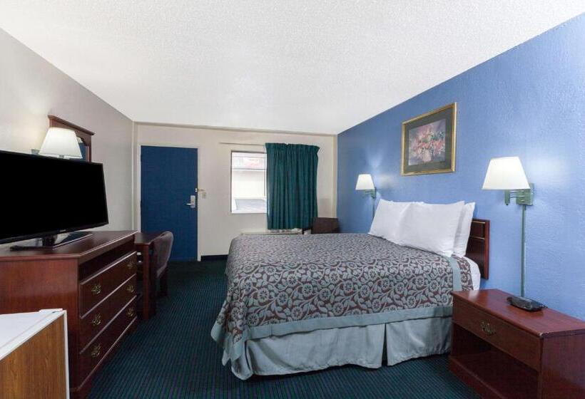 キングサイズベッドのスイートルーム, Days Inn By Wyndham Oklahoma City Fairground