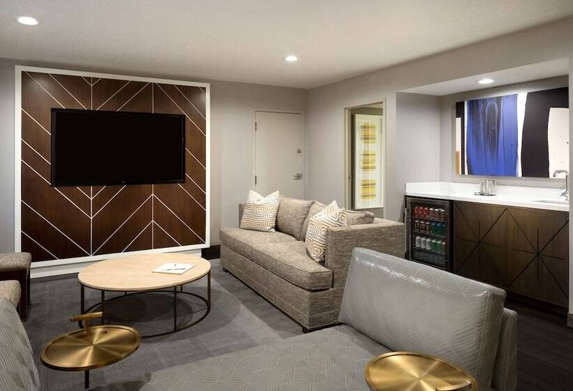 ジュニアスイート, Doubletree By Hilton Dallascampbell Centre