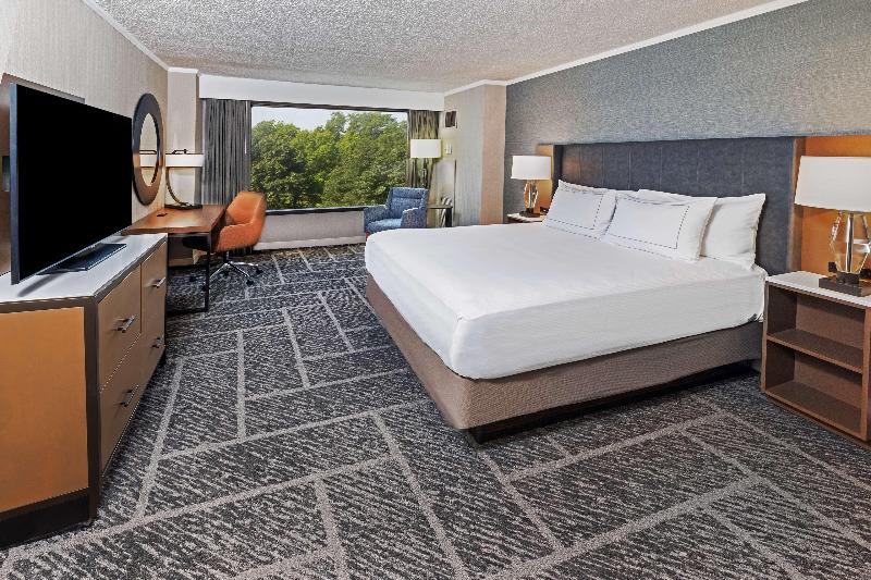 Люкс Кровать Кинг, Doubletree By Hilton Tulsa   Warren Place
