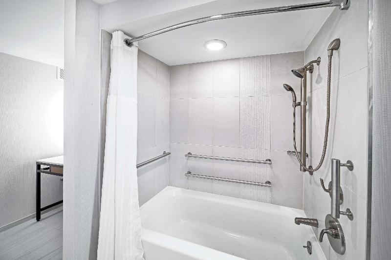 Стандартный Номер Кровать Кинг, Doubletree By Hilton Tulsa   Warren Place