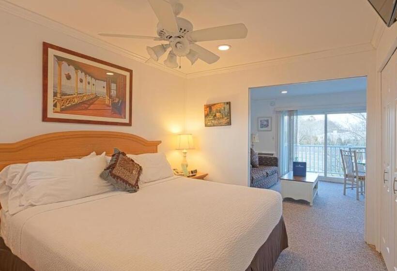 Студия Стандарт, East Hampton House Resort