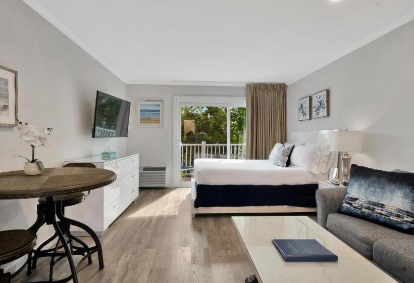 Студия Стандарт, East Hampton House Resort