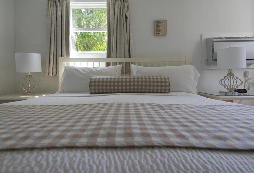 Люкс Повышенной Комфортности, East Hampton House Resort