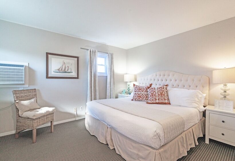 Люкс Повышенной Комфортности, East Hampton House Resort